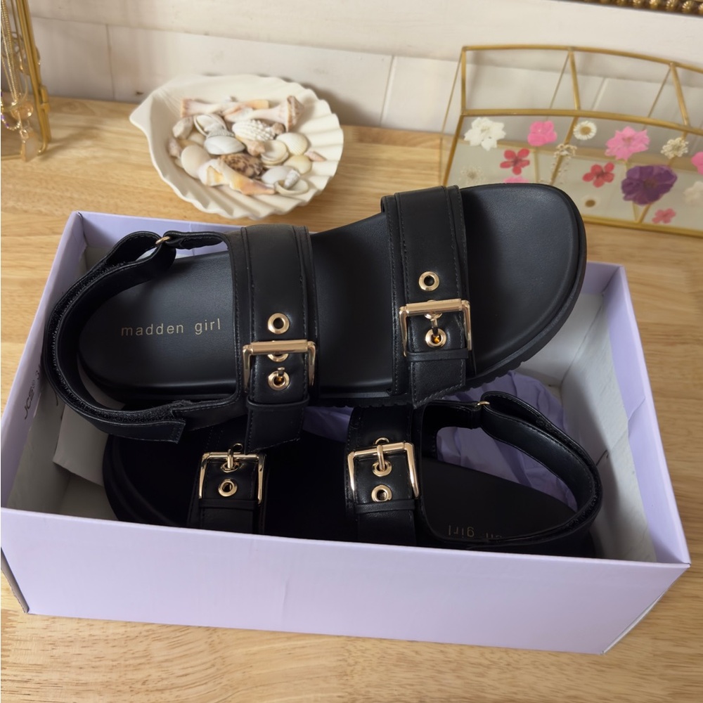 Madden Girl Sprintt Chunky Flat Sandals In Black Size 10 Classic New With Box - Picture 5 of 16